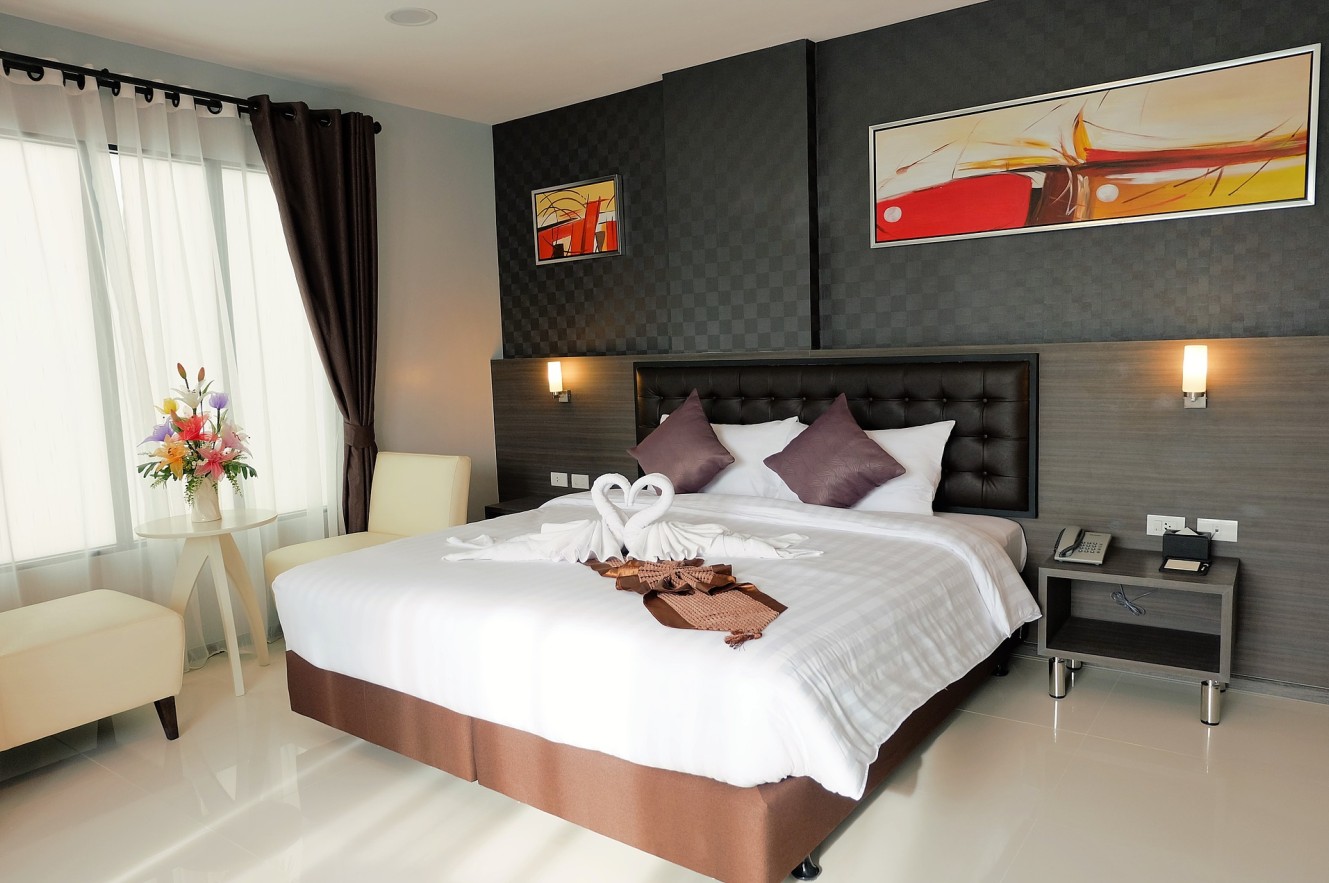 Schlafzimmer tapeten bilder: ideen schlafzimmer mit dachschrage ...