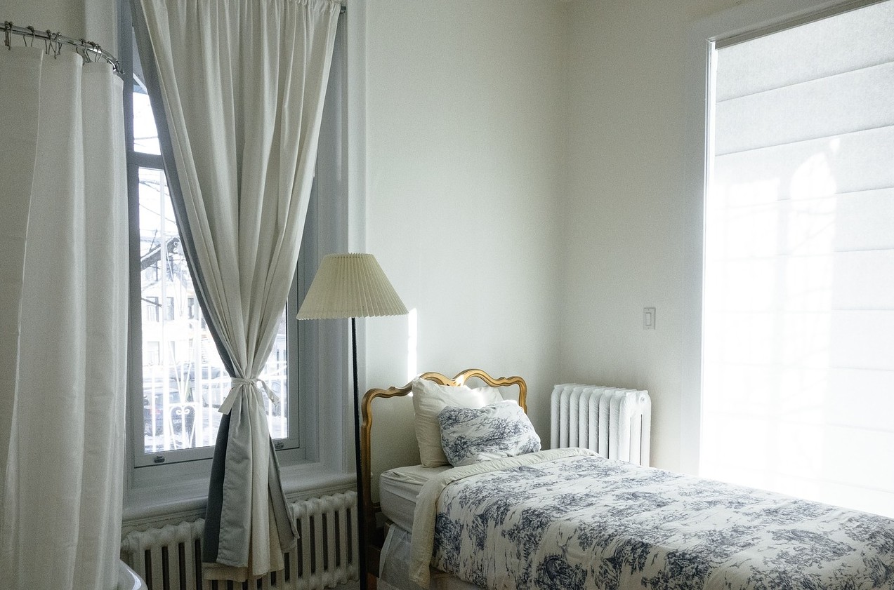 Kleines schlafzimmer: 20 ideen rund ums einrichten, farbe & mehr