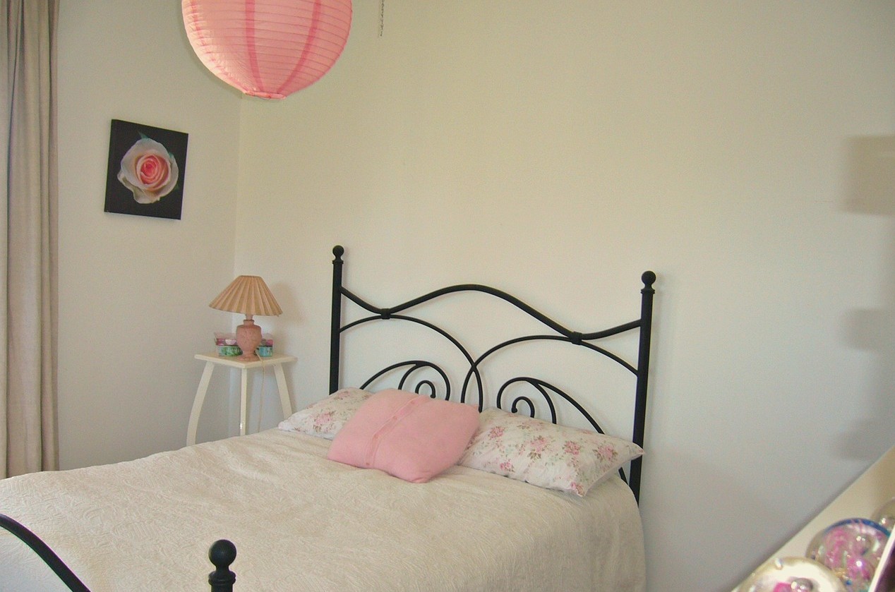 Kleines schlafzimmer: 20 ideen rund ums einrichten, farbe & mehr