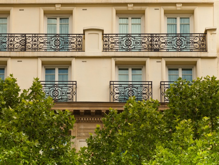 4. Französische Balkone an Pariser Bürgerhäusern