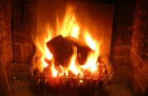 Kaminfeuer war schon immer der Inbegriff von Wärme und Geborgenheit. Das Knistern der Flammen verströmt zudem einen Hauch entspannender Wild-West-Romantik.