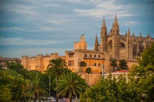 Das Wahrzeichen der Stadt: Die Kathedrale von Palma.