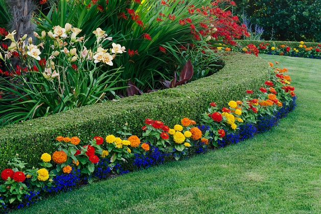 Exakt, gepflegt, wer gern in seinem Garten arbeitet, für den wäre diese Gartengestaltung das Richtige