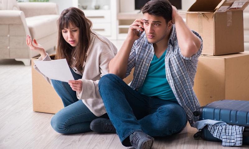Wer eine Zwangsversteigerung abwenden möchte, muss unbedingt den Kontakt mit der Bank suchen und sich hier informieren. ( Foto: Shutterstock-Elnur)