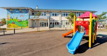 Kindergarten bauen: Richtlinien 2021 ( Foto: Shutterstock-Vladimir Nenezic)
