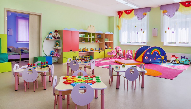 Auch bei der Einrichtung des Kindergartens ist auf die passenden Materialien zu setzen.  ( Foto: Shutterstock-Beloborod )