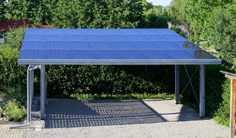 Carport aus Stahl sind teurer halten aber auch um einiges länger ( Foto: Shutterstock-Marina Lohrbach )