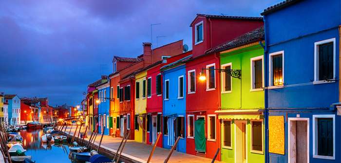 Farbsysteme in der Architektur ( Lizenzdoku: Shutterstock-Nataliya Hora )
