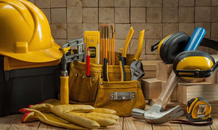 Welche Werkzeuge im Einzelnen für den Umbau benötigt werden, ist jeweils verschieden und von der Art und vom Umfang des Umbaus abhängig. ( Foto: Shutterstock -  Pressmaster_)