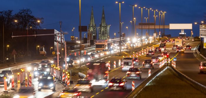 Politikerinnen und Politiker in Köln verlangen eine Teststrecke für autonomes (Foto: AdobeStock - Tobias Arhelger 101560008)