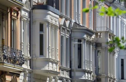 Rückläufige Preise: Immobilienmarkt im Nord-Osten im Wandel Immobilienmarkt im Nord-Osten erlebt markante (Foto: AdobeStock - Rüdiger Fanslau 597220970)