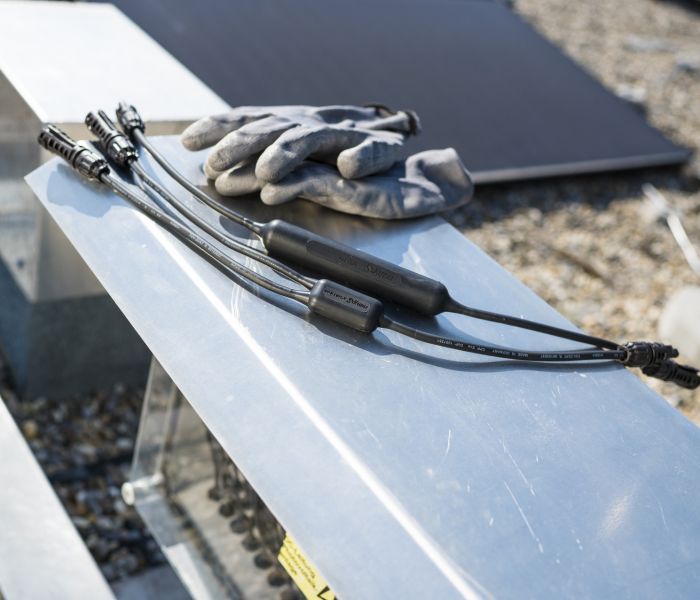 Mehr Sicherheit für Photovoltaik: MC4 eBOS erweitert Produktportfolio (Foto: Stäubli Electrical Connectors AG)