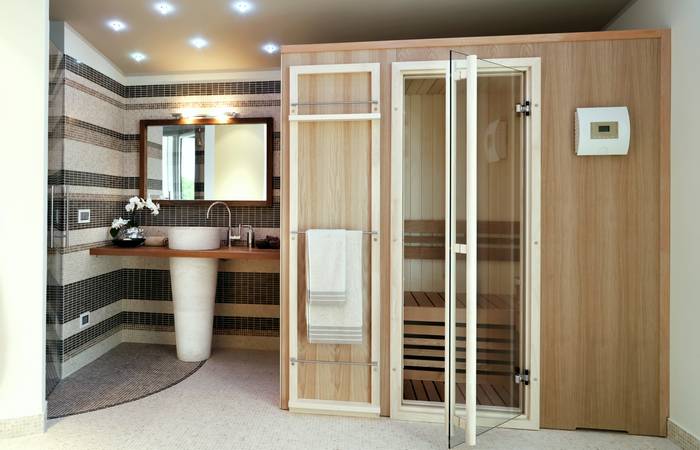 Ebenso wie eine große Sauna überzeugt die Heimsauna bei Wahl des entsprechenden Anbieters durch die hochqualitative Bauweise. ( Foto: Adobe Stock- adpePhoto)