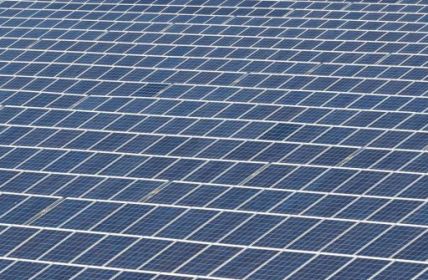 Solarbranche drängt auf beschleunigte (Foto: AdobeStock - Björn Wylezich 135031209)