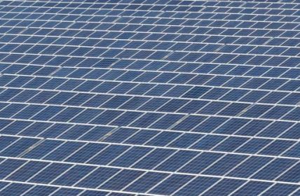 Solarbranche drängt auf beschleunigte (Foto: AdobeStock - Björn Wylezich 135031209)