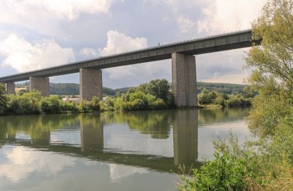 Verkehrseinschränkungen auf A3: Instandhaltungsarbeiten an Donaubrücke (Foto: AdobeStock - holger.l.berlin 628508692)