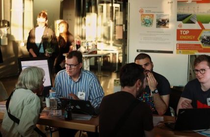 Interaktives Experiment: Potenziale erneuerbarer Energien (Foto: Zarko Matovic,  BHT-Fotograf)