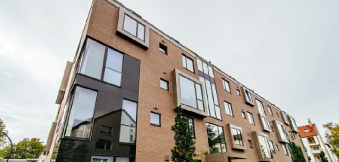 (Foto: © aluprof.com) APARTMENTGEBÄUDE WÜLLNERSTRASSE, Köln, Deutschland. Angewandte Systeme: MB-77HS, MB-86 SI, MB-TT50
