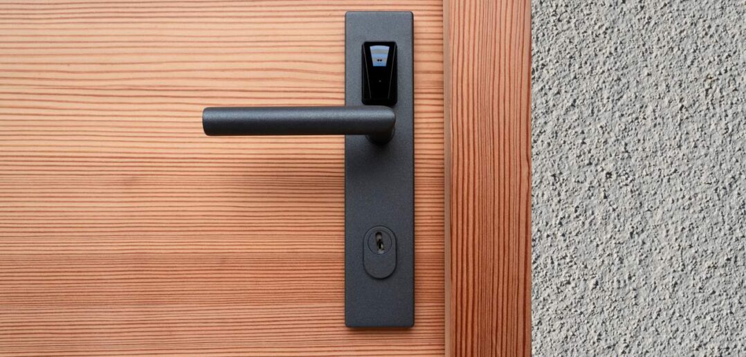 Brandschutz trifft Nachhaltigkeit: Holz als zukunftsfähiger Baustoff im Objektbau (Foto: AdobeStock - Gerd - 536851996)