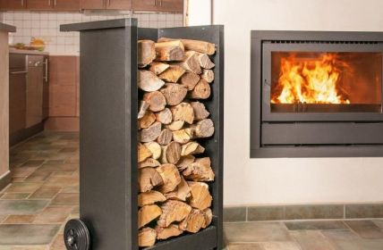 Ergonomischer Kaminholzwagen aus Stahl und Edelstahl für leichten (Foto: Max Knobloch Nachf. GmbH)