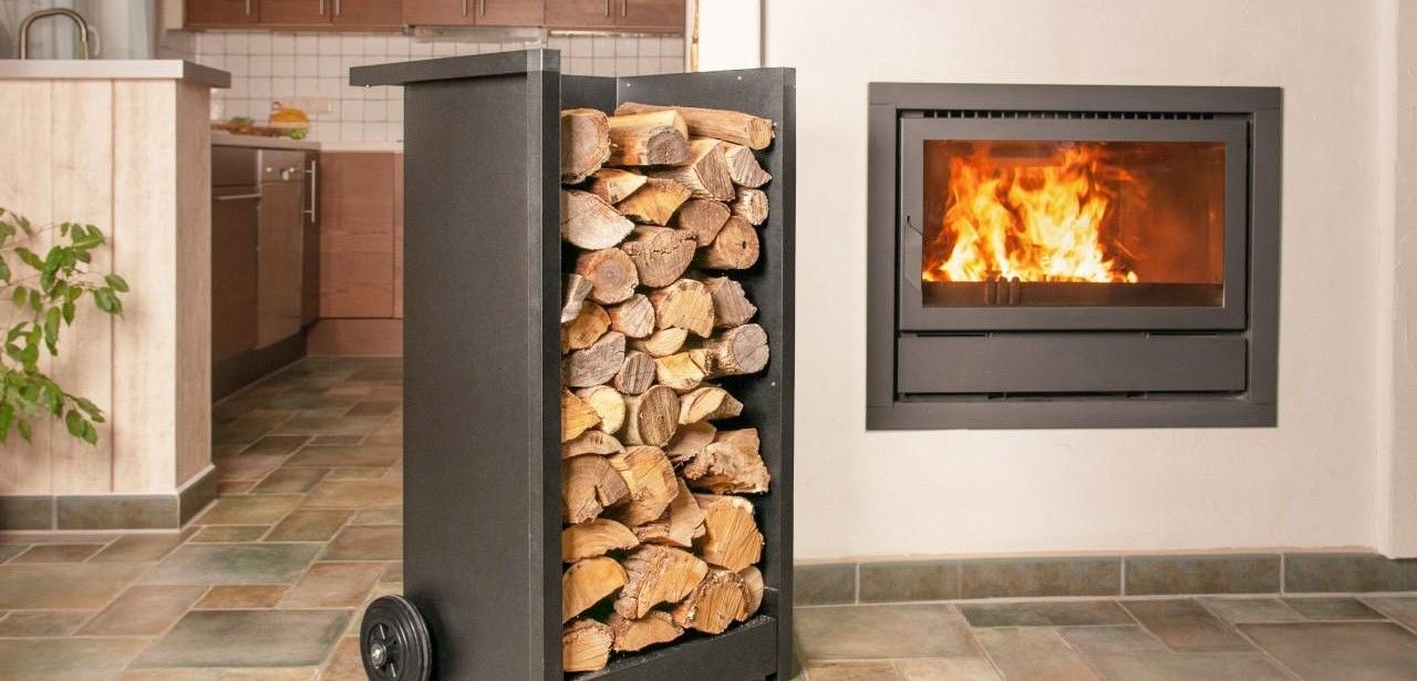 Ergonomischer Kaminholzwagen aus Stahl und Edelstahl für leichten (Foto: Max Knobloch Nachf. GmbH)