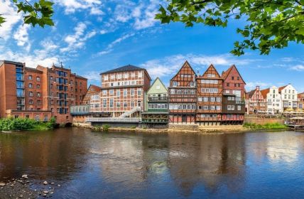 EU-Richtlinie 2023/2225 schützt jetzt Verbraucher vor Überschuldung in (Foto: AdobeStock - foto-select - 362627039)