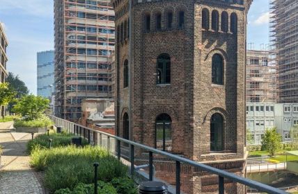 Klimaangepasstes Regenwassermanagement mit Retentionsdächern am Berliner Postbahnhof jetzt (Foto: Levin Monsigny Landschaftsarchitekten)