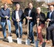 Baubeginn in Kronenwiese: Vier Mehrfamilienhäuser und 14 Einfamilienhäuser (Foto: WeberHaus GmbH & Co.KG)