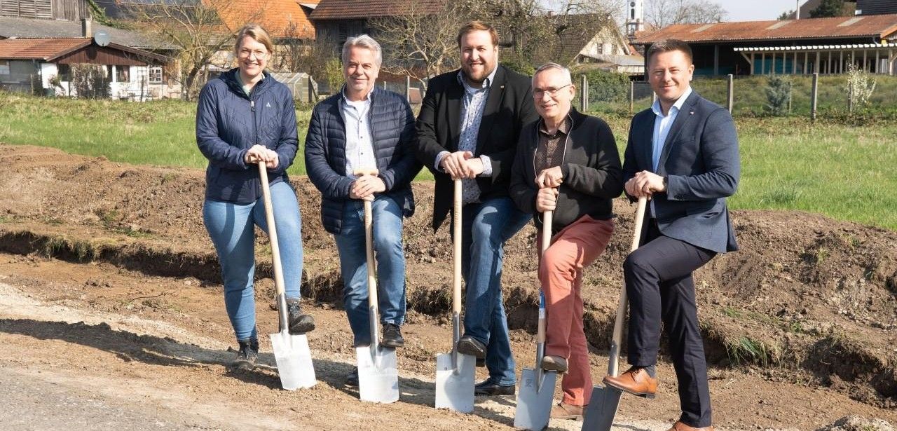 Baubeginn in Kronenwiese: Vier Mehrfamilienhäuser und 14 Einfamilienhäuser (Foto: WeberHaus GmbH & Co.KG)