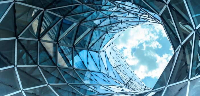 Die Ästhetik der Unsichtbarkeit: Wie Sicherheitsglas die moderne Architektur revolutioniert (Foto: AdobeStock - Oleksii Sergieiev - 121717729)