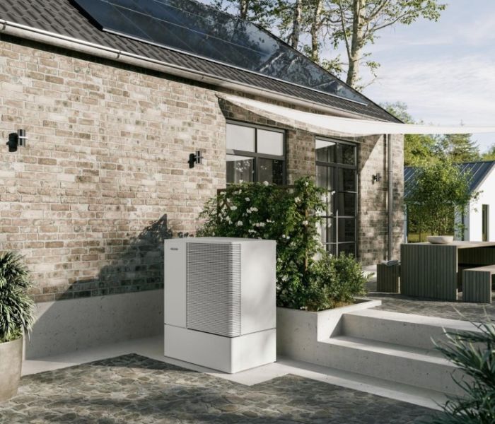 Design-Zuwachs f&uuml;r die Luft-Wasser-W&auml;rmepumpen-Serie (Foto: Stiebel Eltron GmbH & Co. KG)