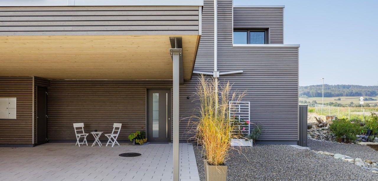 Nachhaltige Holzfassaden aus heimischen Hölzern mit PEFC-Zertifizierung und (Foto: Olivier Brandes)