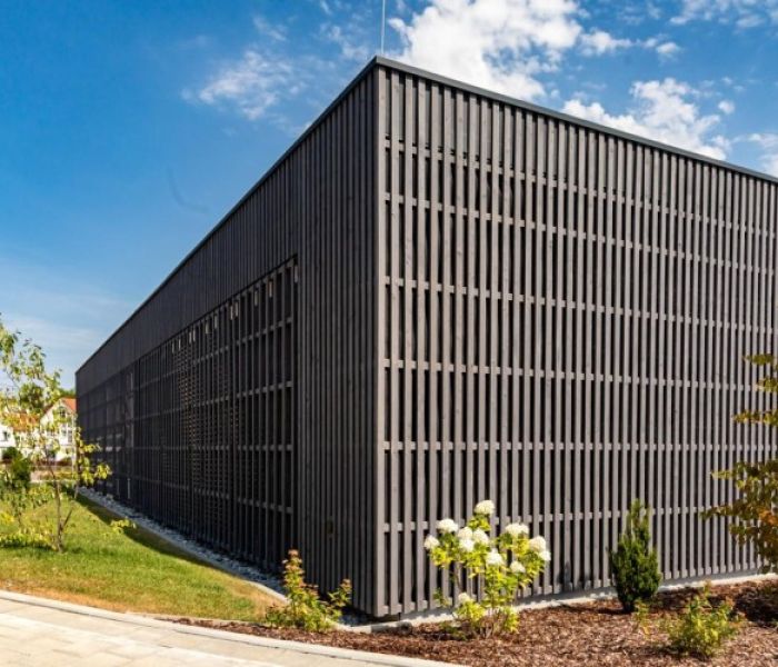 Edle Fassadengestaltung mit Samteffekt (Foto: PROJEKTTEAM)