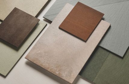Herbstliches Licht verändert fugenlose Oberflächenfarben: Ganzheitliches System unterstützt (Foto: Ideal Work)